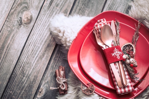 Orner sa table avec une belle vaisselle en bois